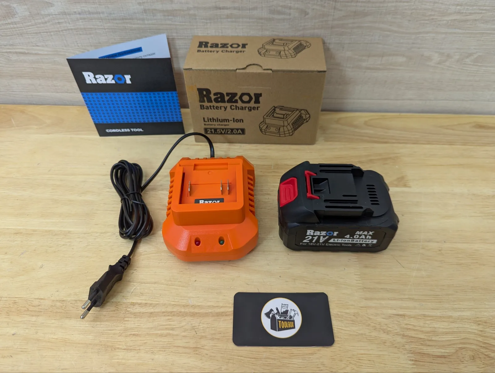 Акумулятор Razor MAX 21V 4Ah + зарядка Razor 2A